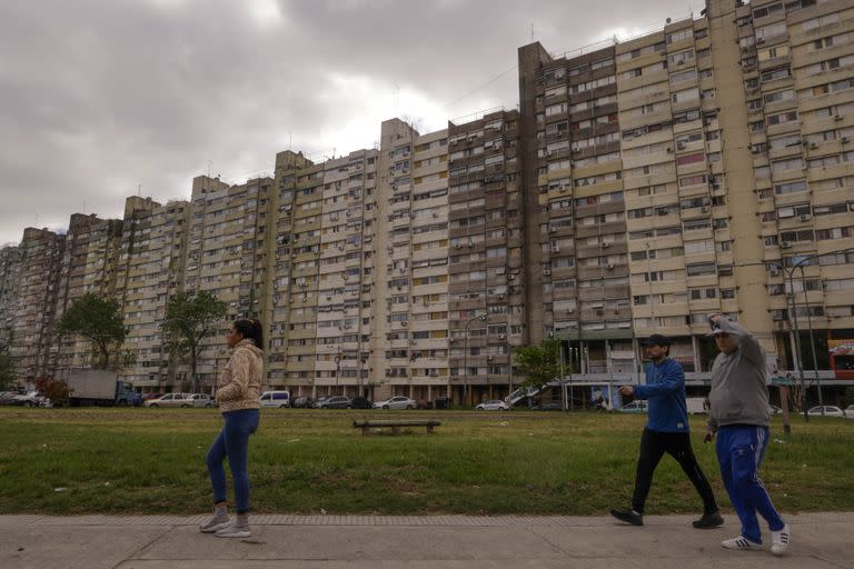 Los monoblocs de Villa Lugano, en el sur de la ciudad, uno de los bastiones peronistas donde Sergio Massa obtuvo la mayoría de los votos