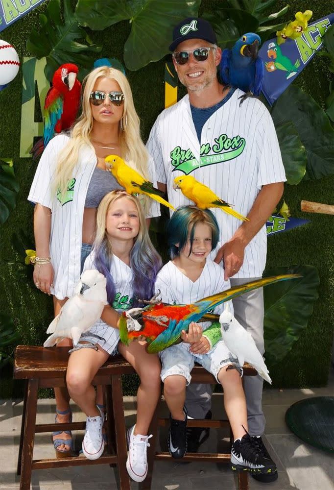 Jessica Simpson and Eric Johnson with children | Jessica Simpson/instagram