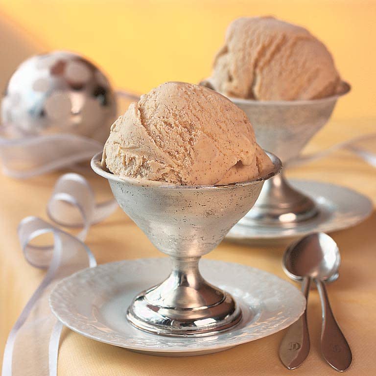 Creamy Eggnog Ice Cream