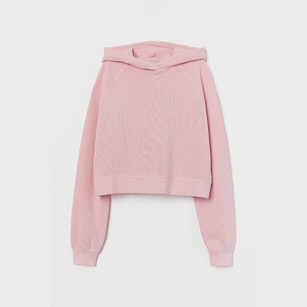 <p>Sweat court à capuche, en coton et polyester (H&M, 19,99 €).</p>