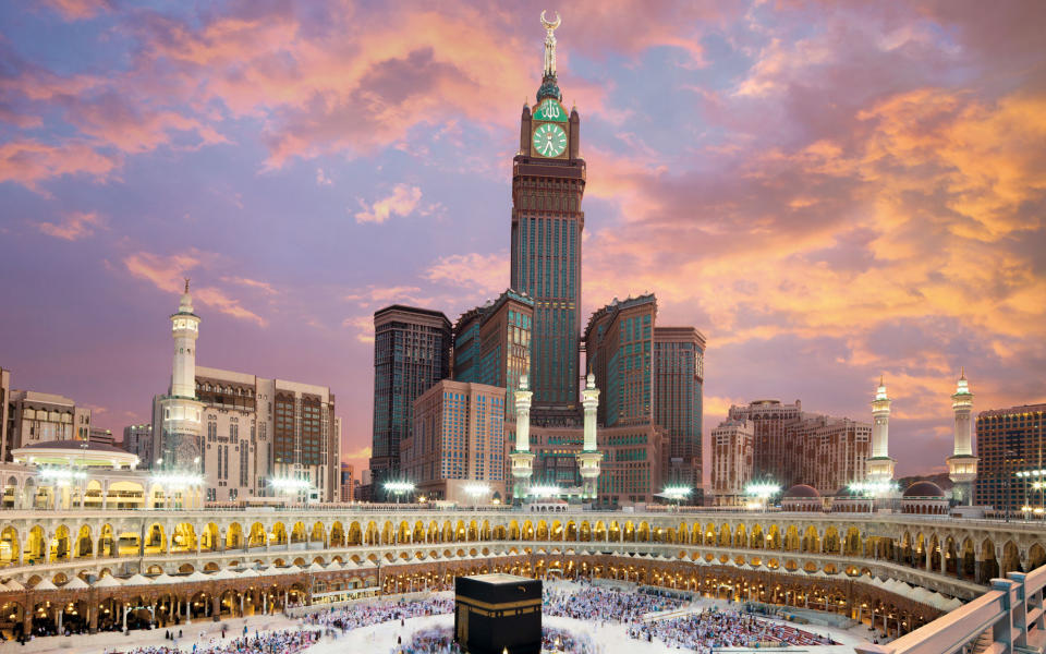 3. Abraj Al-Bait Clock Tower, Mecca (1,971 feet)