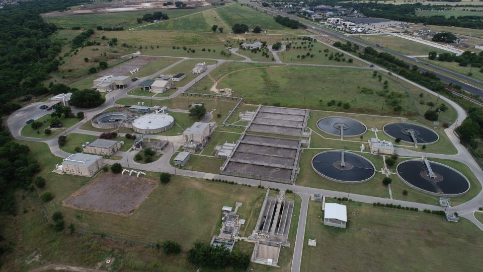 Round Rock officials say an unauthorized discharge of raw sewage near the Brushy Creek Regional Wastewater Treatment plant last week killed more than 200 fish.