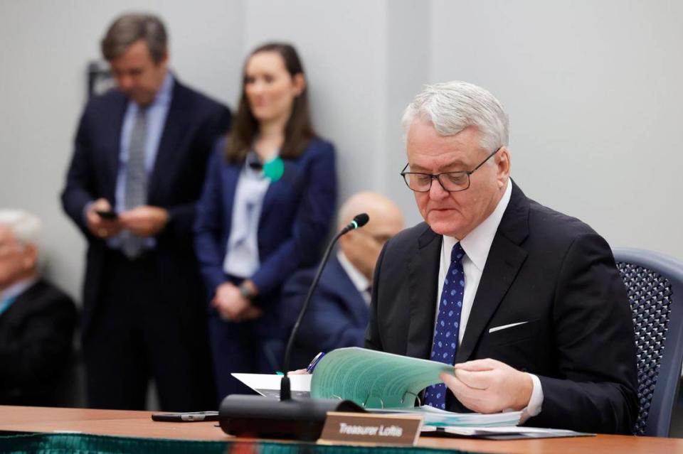 Treasurer Curtis Loftis asks questions about the bid process for a building during a meeting of the State Fiscal Accountability Authority on Tuesday, March 26, 2024. Joshua Boucher/jboucher@thestate.com