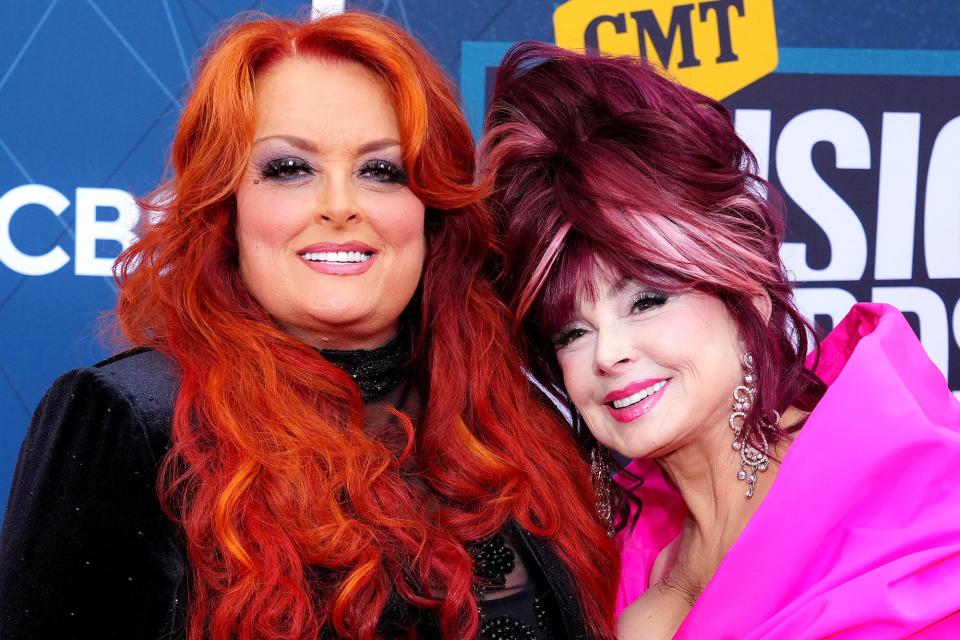 Wynonna Judd and Naomi Judd