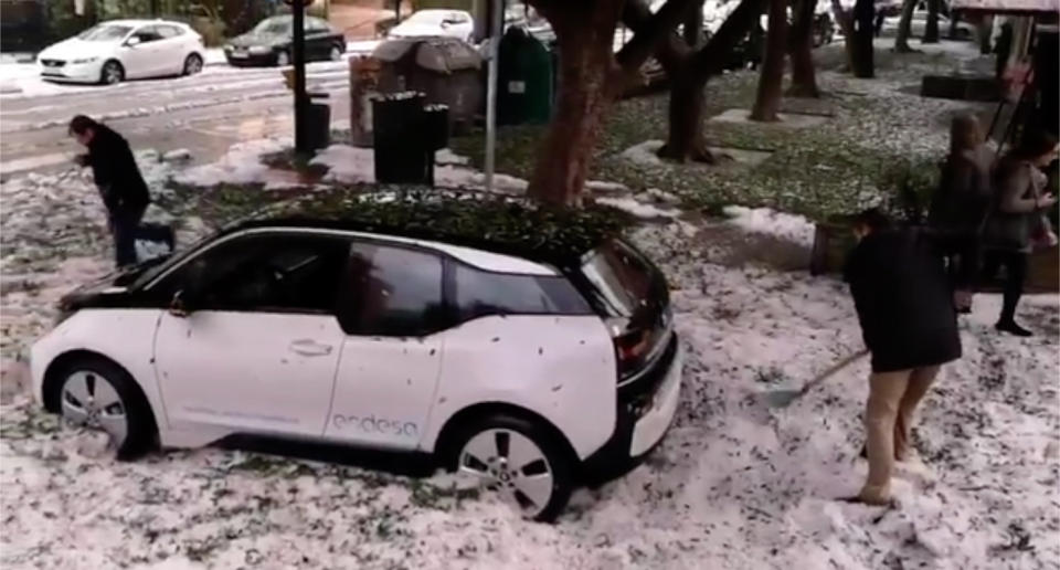 La fuerte granizada ha provocado numerosos problemas de circulación en Málaga. (Crédito: Twitter/@objtormentas)