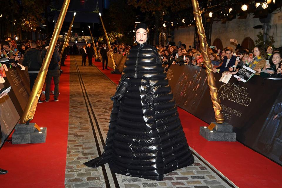 ezra miller, fantastic beasts premiere, paris