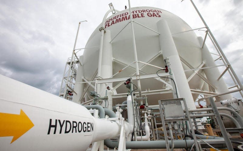 The pre-existing liquid hydrogen tank at Kennedy Space Center, which holds roughly 50% less LH2 than the planned storage tank.