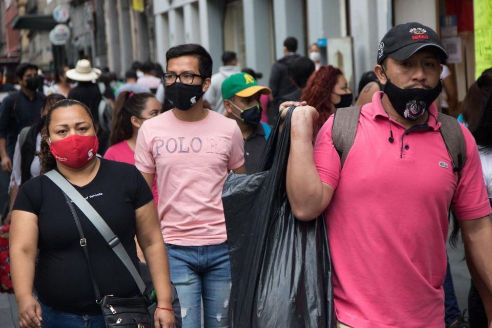 Miles de Capitalinos acuden al Centro HistÃ³rico de la Ciudad, a realizar compras y otros simplemente a pasear,