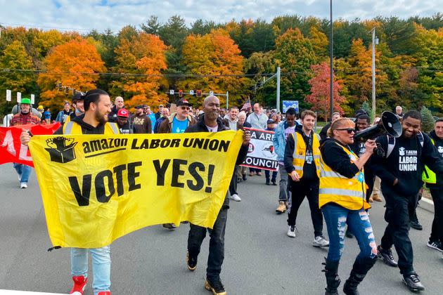 Amazon workers and supporters march during a rally in Castleton-On-Hudson, New York. (Photo: via Associated Press)