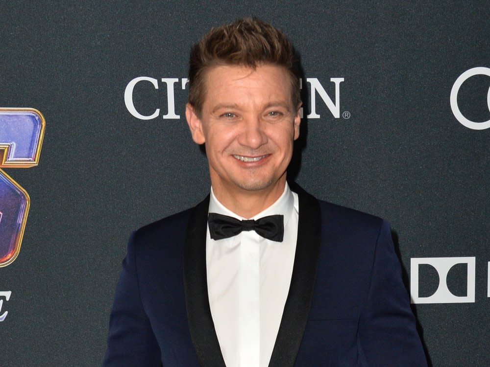 Jeremy Renner geht mit einem Lächeln durchs Leben. (Bild: Featureflash Photo Agency/Shutterstock.com)