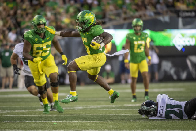 Bo Nix throws 3 TD passes, No. 13 Oregon routs Hawaii 55-10, Sports