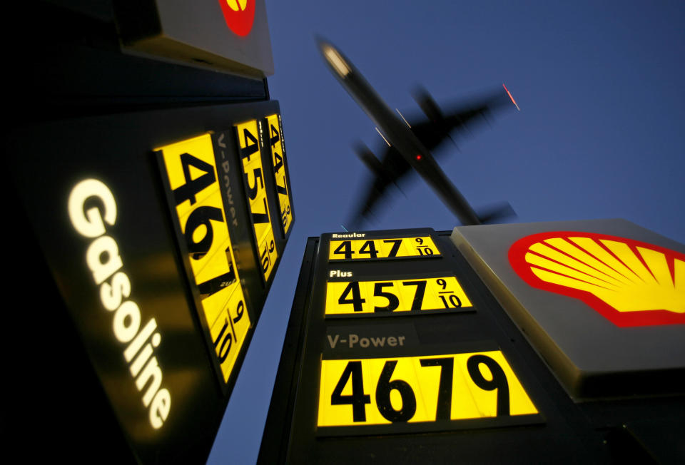 La subida del precio de la gasolina ya se deja notar en los bolsillos de los ciudadanos. Foto: REUTERS/Mike Blake. 