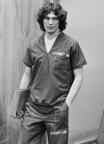 <p>Bettmann</p> Richard Ramirez appears in court wearing prison clothes on May 6, 1986.