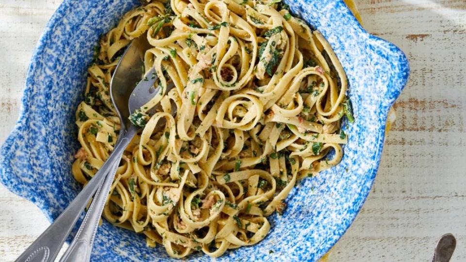 salmon and creamed spinach fettuccini