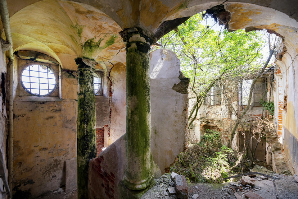 Photographer travels across Europe to document beautiful overgrown sites