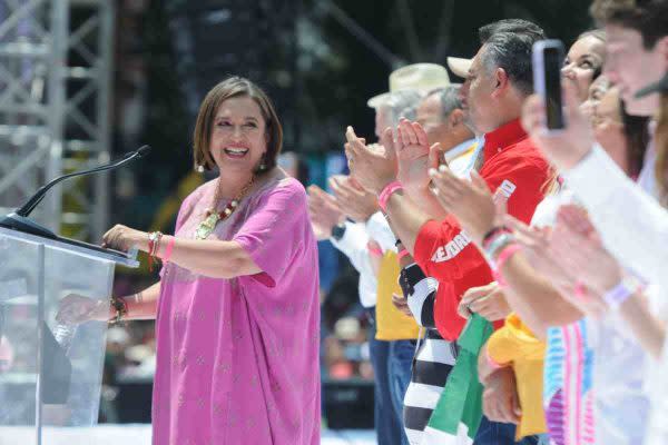 Xóchitl Gálvez en el Ángel de la Independencia