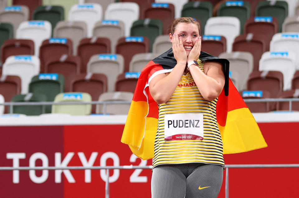 Kristin Pudenz feiert ihre Silbermedaille (Bild: Christian Petersen/Getty Images)