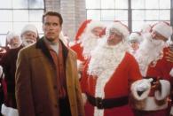 <p>Ob RTL den Film absichtlich kurz vor der Bescherung (24.12., Kabel Eins, 10.20 Uhr) zeigt? In "Versprochen ist versprochen" sucht Howard Langston (Arnold Schwarzenegger, links) ein Weihnachtsgeschenk für seinen Sohn Jamie. Dies ist für ihn keine leichte Aufgabe - für den Zuschauer aber ein Heidenspaß! (Bild: © 1996 Twentieth Century Fox Film Corporation. All rights reserved.)</p> 