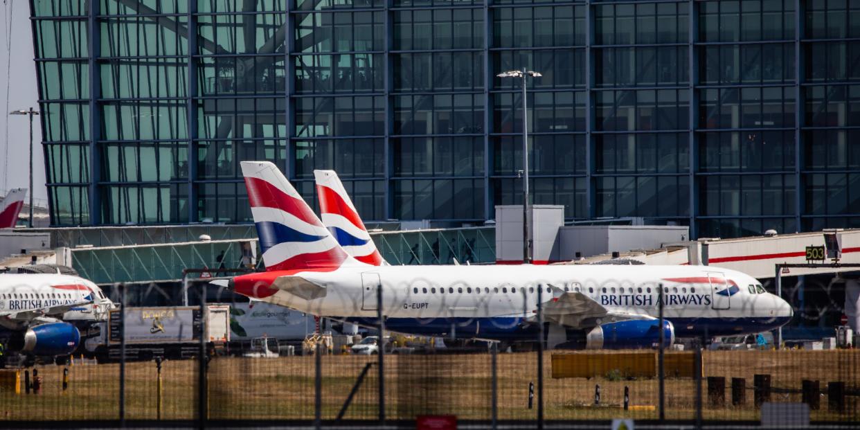 British Airways-Maschinen vor Terminal 5 am Londoner Flughafen Heathrow (Archivbild)<span class="copyright">In Pictures via Getty Images</span>