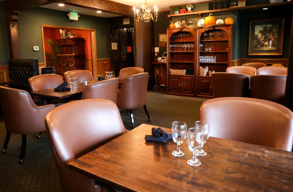 The owners of Magnolia on the Green have refreshed the dining space at the Salem Golf Club.