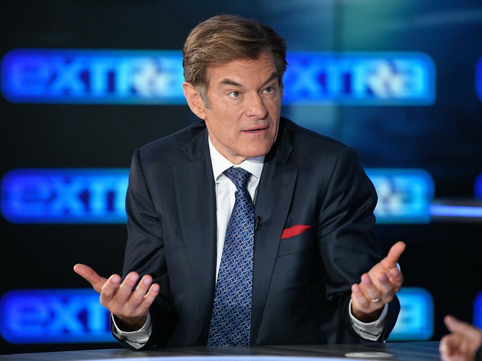 Dr. Mehmet Oz visits "Extra" at Burbank Studios on September 17, 2019 in Burbank, California. (Photo by Noel Vasquez:Getty Images)