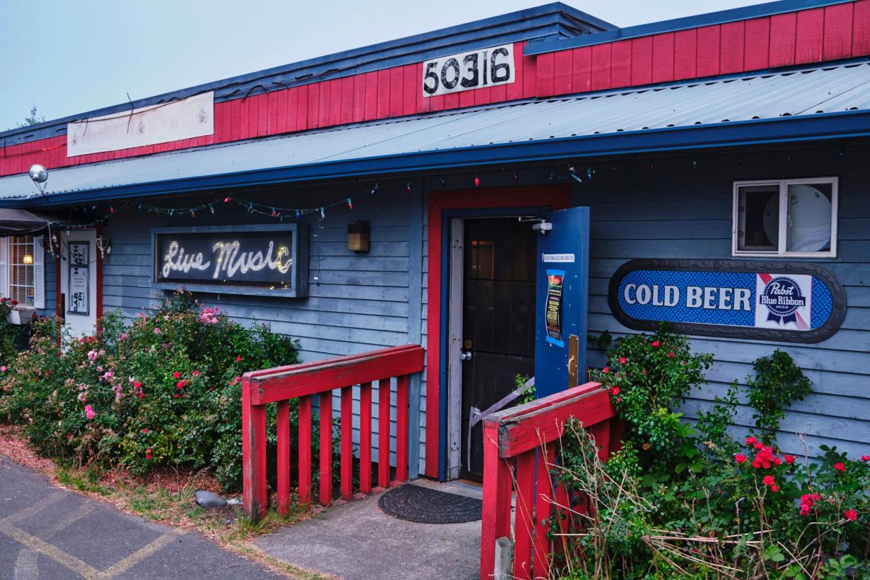 The Rosebud Cafe in Scappoose, Oregon, where some nights O.G. Merry Prankster George “Hardly Visible” Walker wields the Axe-O-Phone. (Credit: Matt Thompson)