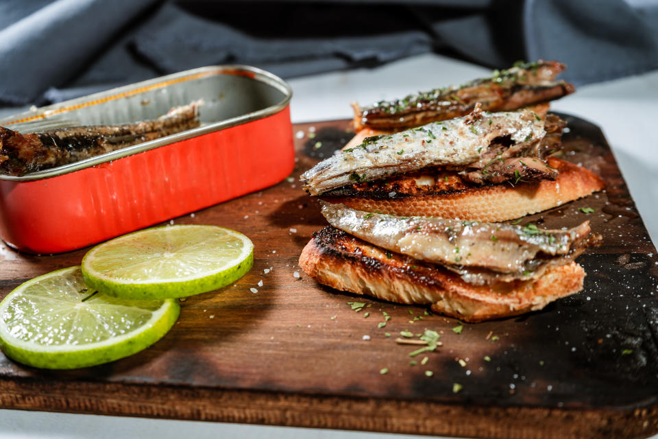 El uso de aceite ahumado permite emular el sabor de la brasa con bastante fidelidad. Foto: Getty Creative