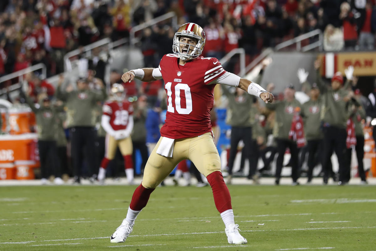 Garoppolo leads way as 49ers beat Bears 33-22 to stop slide