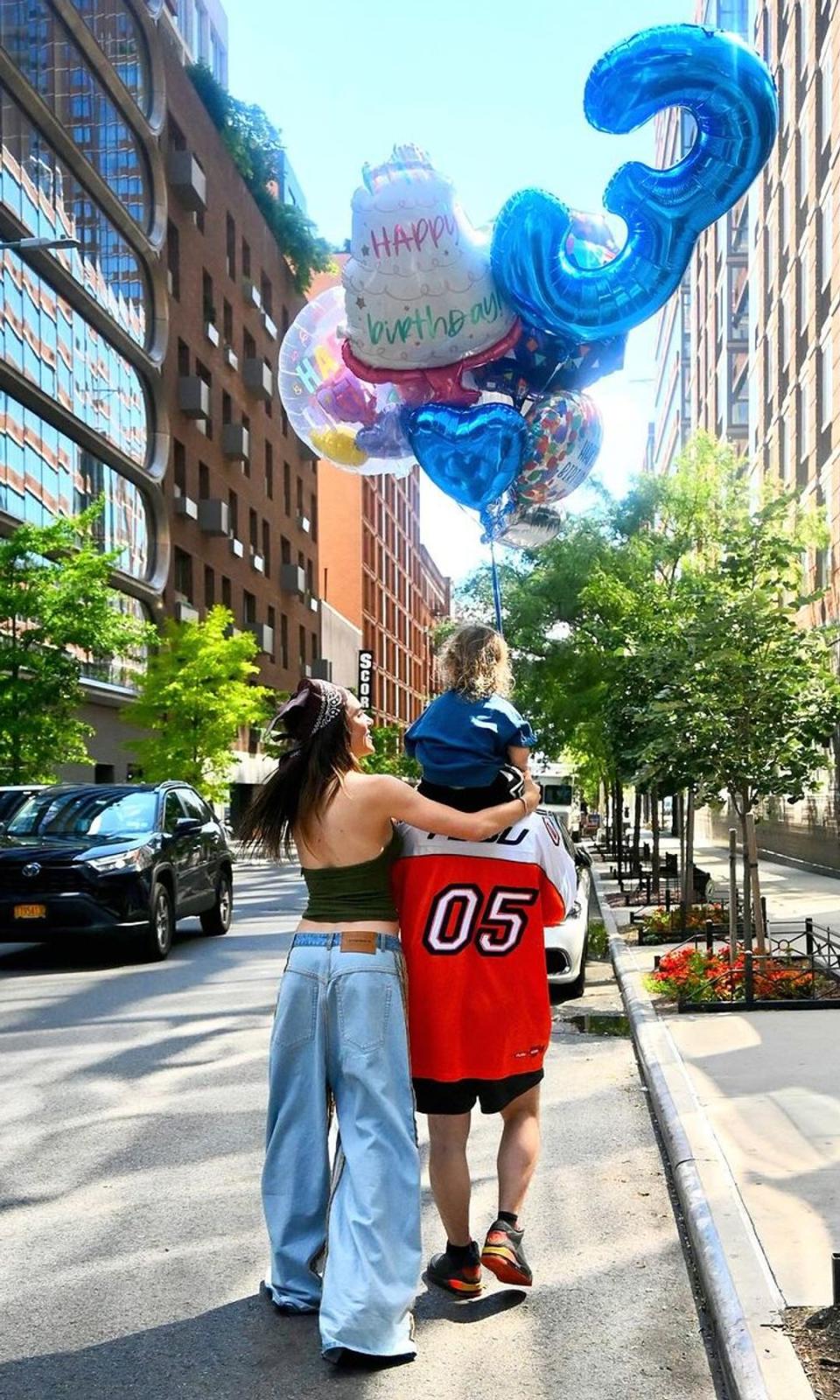 J Balvin con Valentina Ferrer y Río