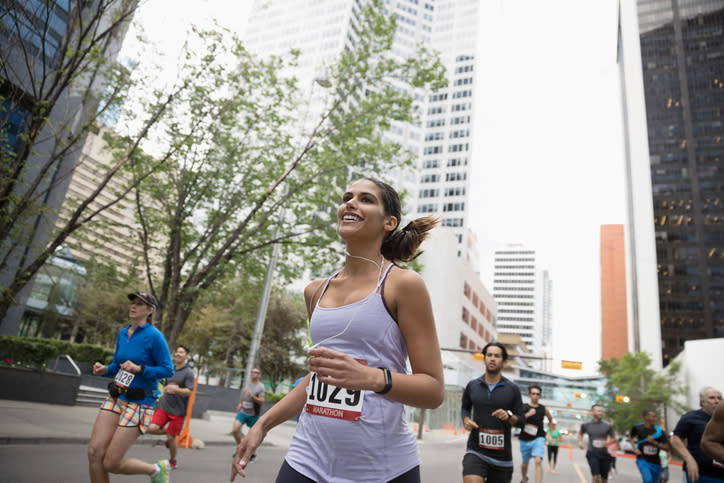 Correr con una sonrisa optimizaría el desempeño. Foto: Hero Images/Getty Images