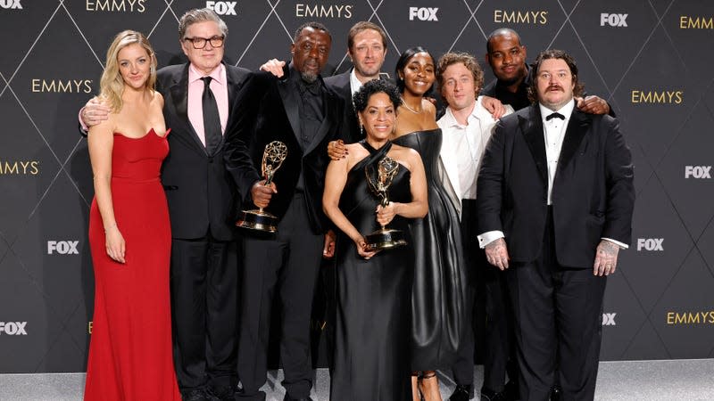 L-R: Abby Elliott, Oliver Platt, Edwin Lee Gibson, Ebon Moss-Bachrach, Liza Colón-Zayas, Ayo Edebiri, Jeremy Allen White, Lionel Boyce, and Matty Matheson of The Bear