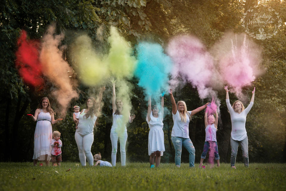 Photographer Lindsey Worthington captured six mothers who have experienced loss and found joy in the form of a rainbow baby.&nbsp; (Photo: Lindsey Worthington Photography)