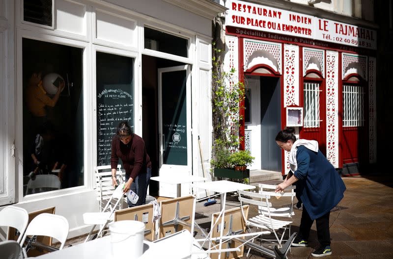 Restaurants and bars prepare to reopen in France