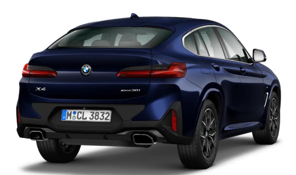 圖／2022 BMW X4 xDrive30i M Sport X4優美的車頂弧線佐以細長造型3D立體燻黑LED尾燈，新式樣後保桿結合雙邊單出矩形排氣尾管，完美呈現出強化性能的運動風格。