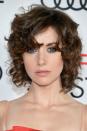 <p>Channelling her badass (and slightly try hard) character Ruth in 80s wrestling series 'Glow', Alison Brie took to the red carpet with choppy, shoulder length curls. The best bit? Forget the retro perm with the texture of an old sponge, Brie's curls were soft, sultry and so 2017.</p>