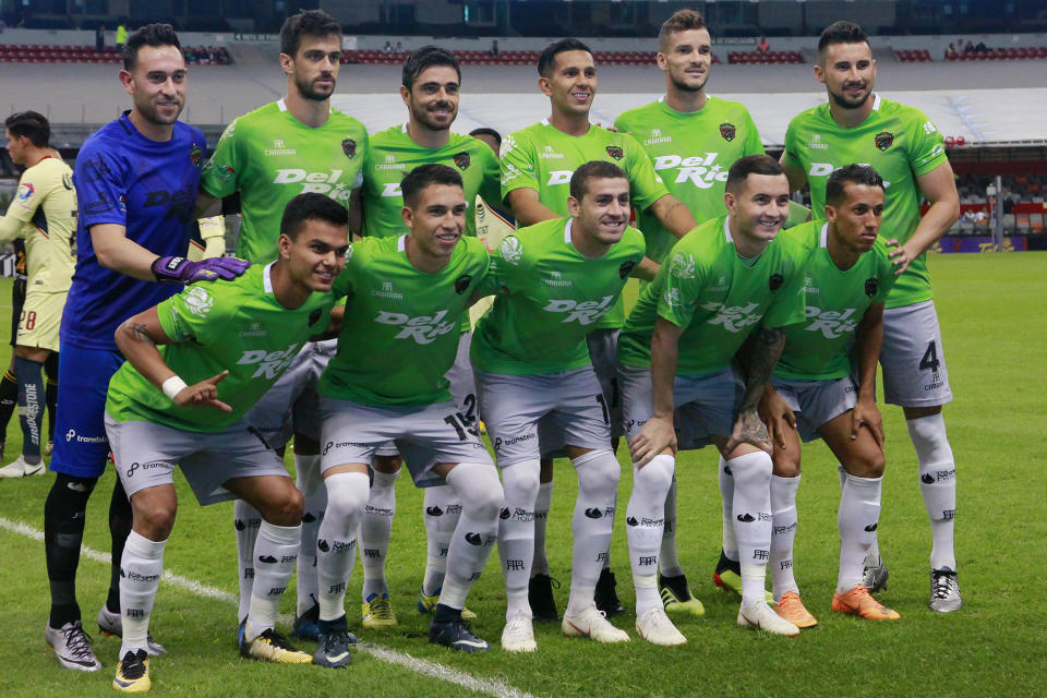 MEXICO CITY, MEXICO - SEPTEMBER 25: Players of Bravos de Juarez pose prior a match between America and Juarez as part of Round of eighth of Copa MX Apertura 2018 at Azteca Stadium on September 25, 2018 in Mexico City, Mexico. (Photo by Mauricio Salas/Jam Media/Getty Images)