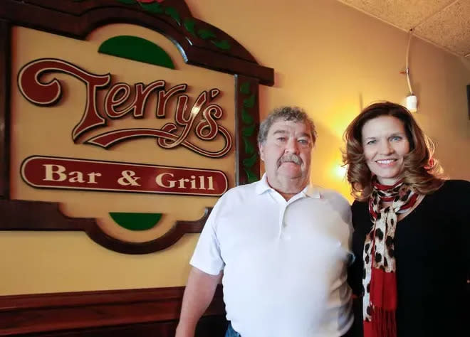 Terry and Val Walker bought the former Ginza Club and adjoining buildings on the northeast corner of S.W. 6th and Tyler in 1976, renaming the club Terry's Bar and Grill in 1992. The restaurant closed for the last time Wednesday.