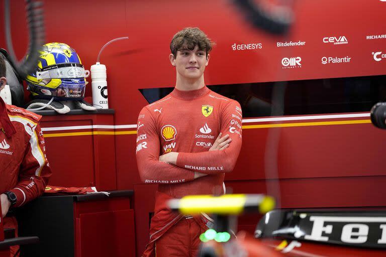 Un estreno impensado pero destacado: Oliver Bearman, con cara de adolescente, finalizó séptimo en su carrera inaugural en la Fórmula 1; por varias temporadas no tendrá lugar en Ferrari.