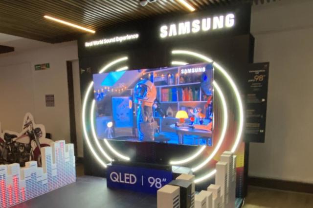 Samsung presenta un gigantesco televisor QLED de 98 pulgadas con