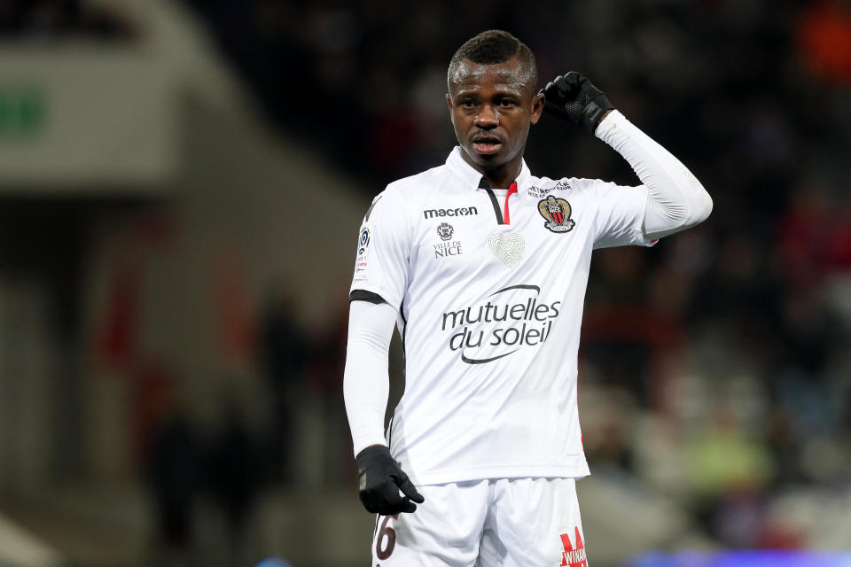 <p>Après l’imbroglio de son transfert raté au Barça l’été dernier, Jean-Michaël Seri va-t-il quitter l’OGC Nice cet hiver ? L’hypothèse est tout à fait plausible, si l’on considère que le milieu international ivoirien est actuellement sur les tablettes de deux des clubs européens les plus ambitieux. Echaudé par les exigences de Lassana Diarra, le PSG aurait ainsi décidé, selon Le Parisien, de se tourner vers d’autres pistes pour renforcer son entrejeu et de réactiver celle menant à Seri, que le club de la capitale avait déjà tenté de recruter cet été. Le quotidien francilien évoque aussi un intérêt prononcé de Manchester City, où le profil de l’Ivoirien plaît beaucoup à Pep Guardiola. </p>