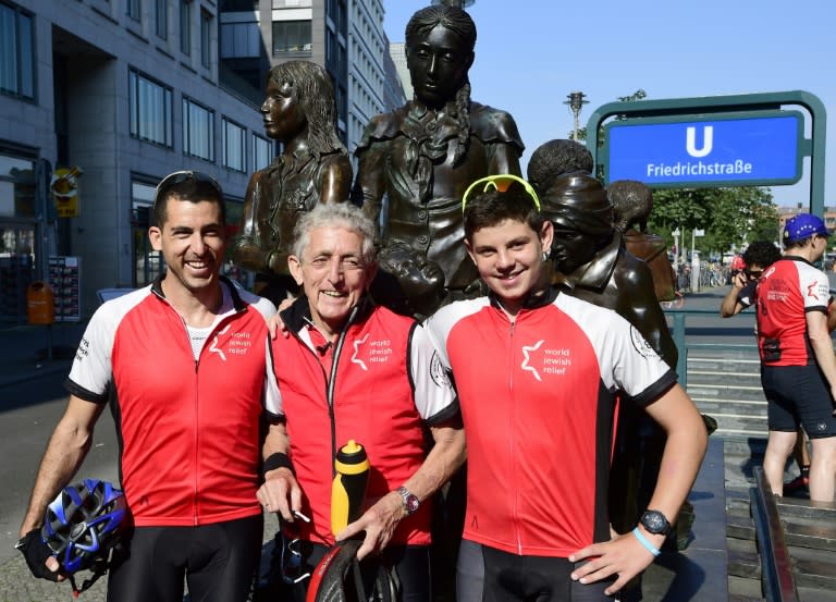 Paul Alexander (C), is taking on the challenge with his son Nadav (L) and his grandson Daniel (R)