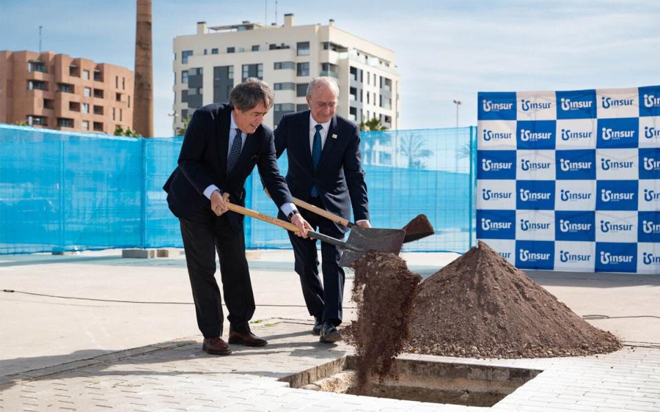 Grupo Insur materializa con la primera piedra de Ágora su proyecto de oficinas inteligentes