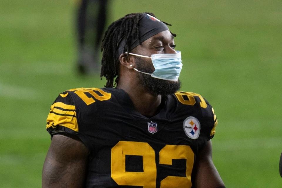 <p>And while wearing a mask amid COVID-19 might not be so comfortable in the middle of a game, the NFL <a href="https://go.redirectingat.com?id=74968X1596630&url=https%3A%2F%2Fwww.nfl.com%2Fnews%2Fnfl-memo-asks-players-to-wear-masks-on-sidelines-locker-room-as-part-of-protocol&sref=https%3A%2F%2Fwww.redbookmag.com%2Flife%2Fg35337389%2Frules-nfl-players-follow%2F" rel="nofollow noopener" target="_blank" data-ylk="slk:strongly encourages;elm:context_link;itc:0;sec:content-canvas" class="link ">strongly encourages </a>its players to wear them. </p>