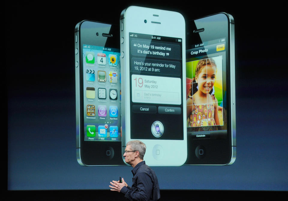 New Apple CEO Tim Cook Introduces iPhone 4s