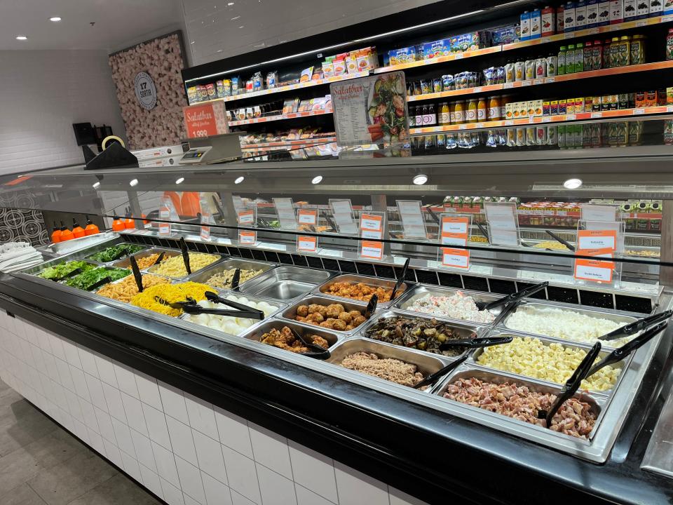 A salad bar in Hagkaup.