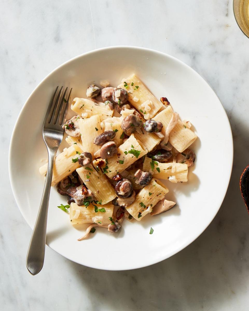 59) Creamy Mushroom Pasta