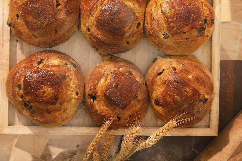 Pan di Ramerino or rosemary raisin buns.