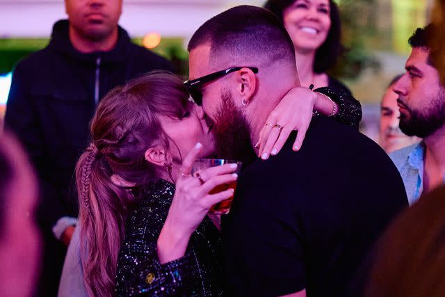 <p>Mike Kirschbaum</p> Taylor Swift and Travis Kelce