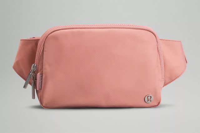 <p>Lululemon</p>