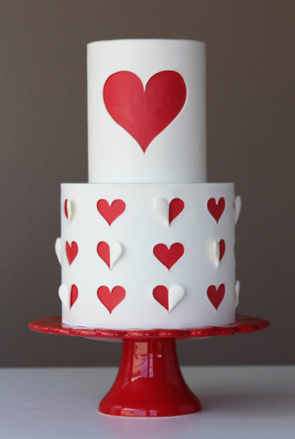 <p>Clever, eh? <i>[Photo: <a href="http://thecakeblog.com/2015/02/heart-cut-out-cake.html" rel="nofollow noopener" target="_blank" data-ylk="slk:The Cake Blog;elm:context_link;itc:0;sec:content-canvas" class="link ">The Cake Blog</a>]</i></p>